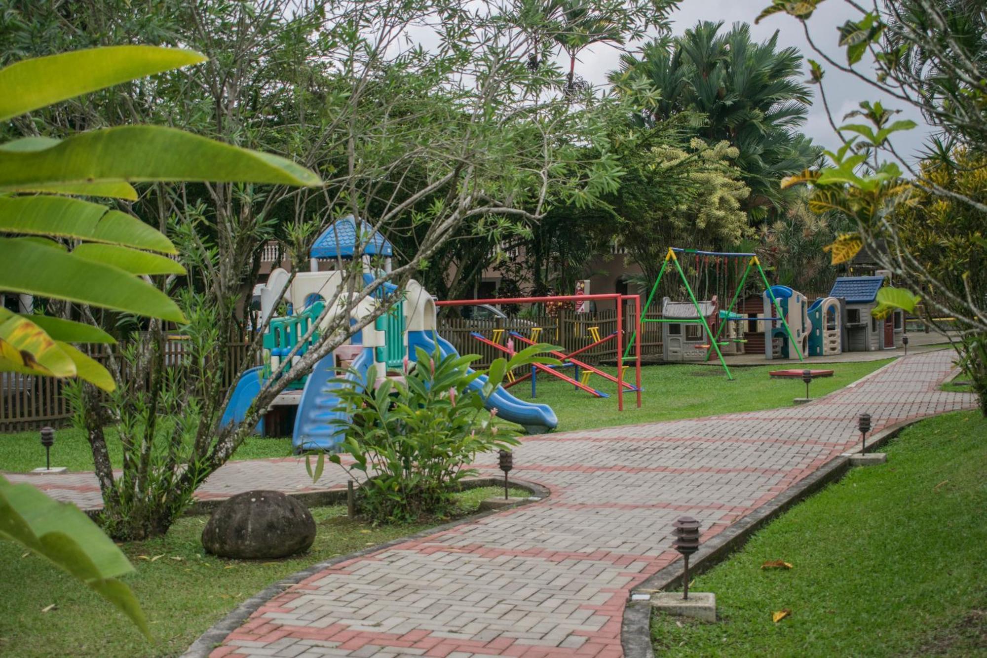 Hotel Suerre Guápiles Exterior photo