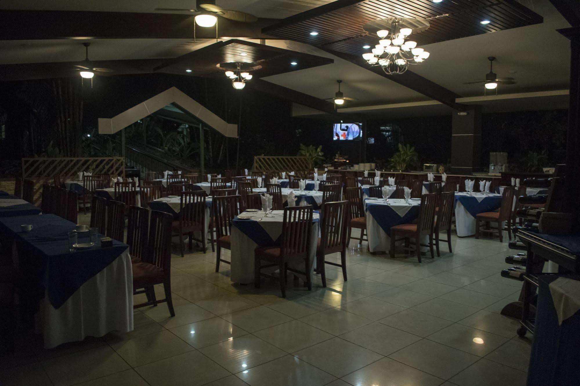 Hotel Suerre Guápiles Exterior photo