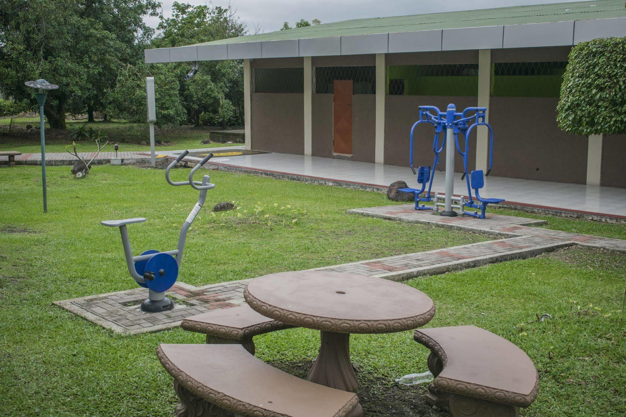 Hotel Suerre Guápiles Exterior photo